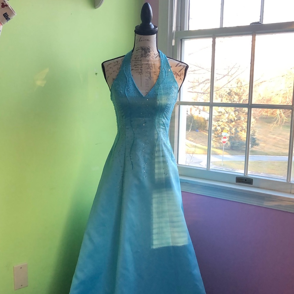 Full length blue formal dress - Picture 10 of 11